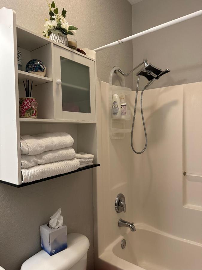 Quiet Room In A Family Home Lehigh Acres Esterno foto