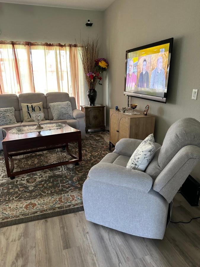 Quiet Room In A Family Home Lehigh Acres Esterno foto