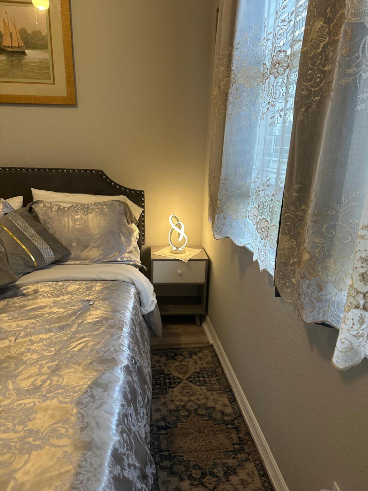 Quiet Room In A Family Home Lehigh Acres Esterno foto